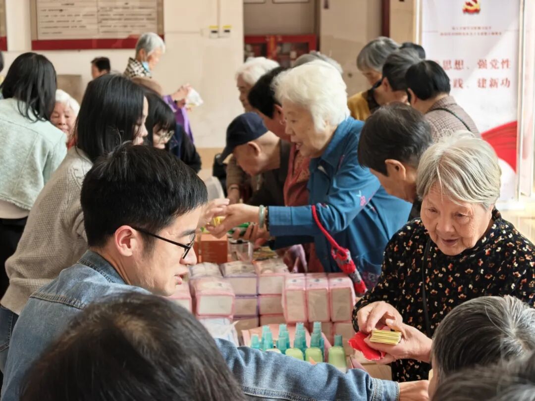 【暖心金泰】情暖金泰园・清凉沁人心——市国投集团下属企业金泰公司开展空调清洗志愿服务主题党日活动